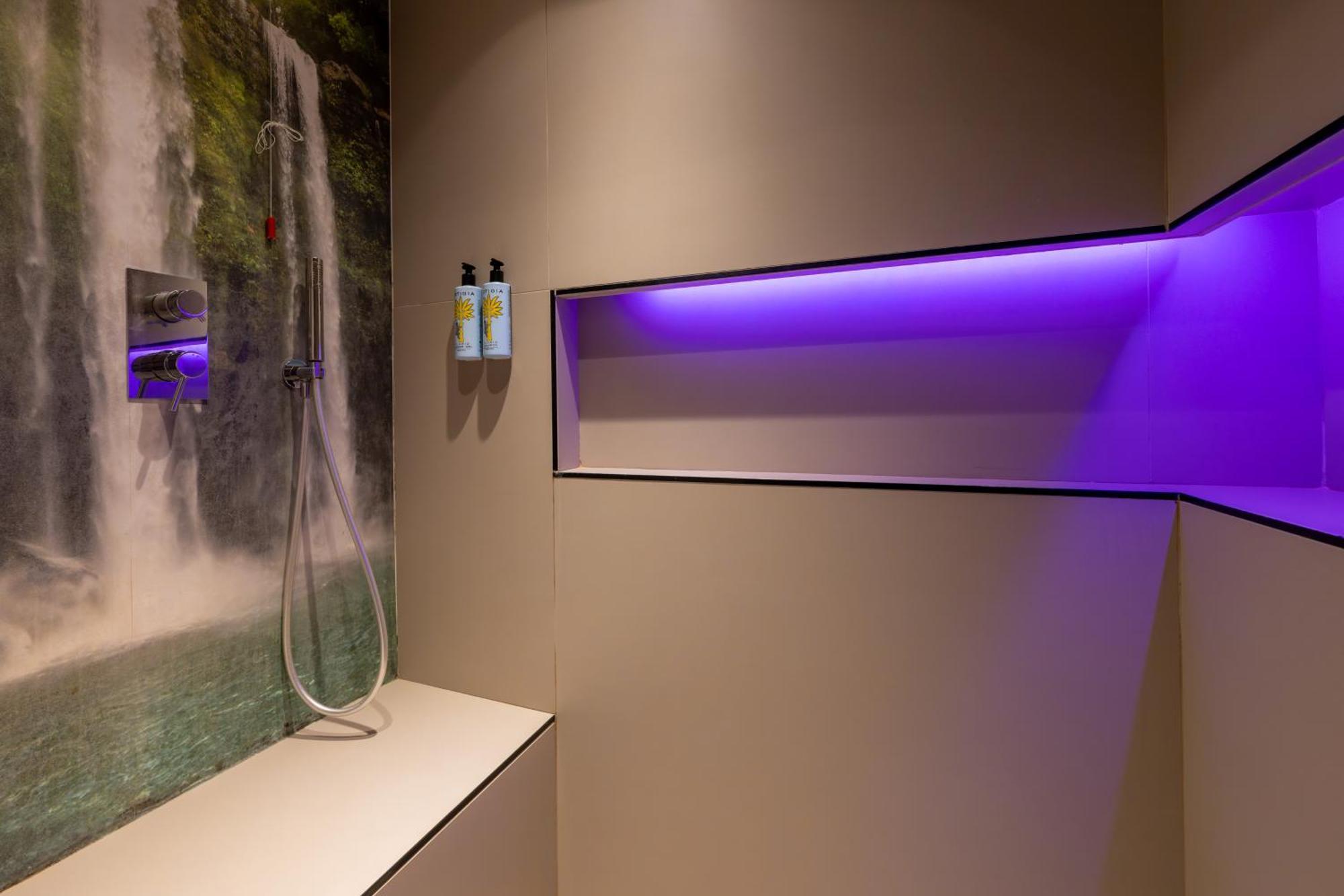 Hotel Meg Lifestyle & 3*